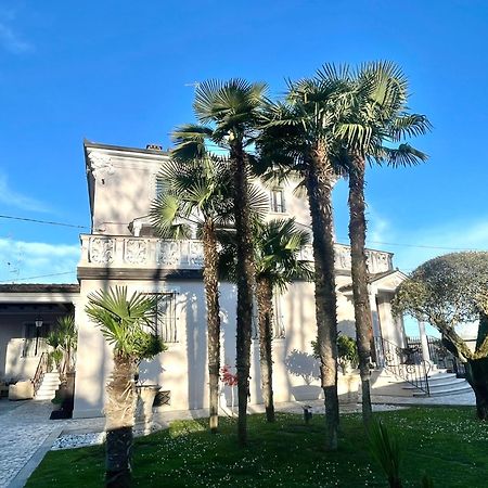 B&B Stazione Don Camillo 브레셀로 외부 사진