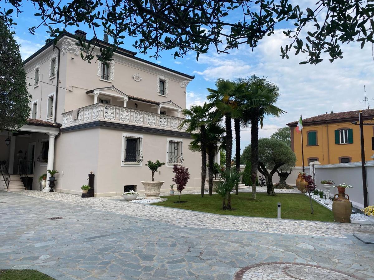 B&B Stazione Don Camillo 브레셀로 외부 사진