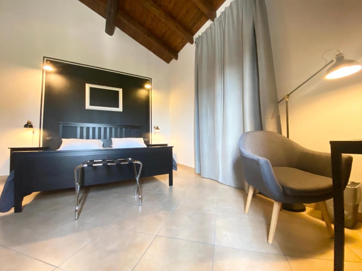 B&B Stazione Don Camillo 브레셀로 외부 사진