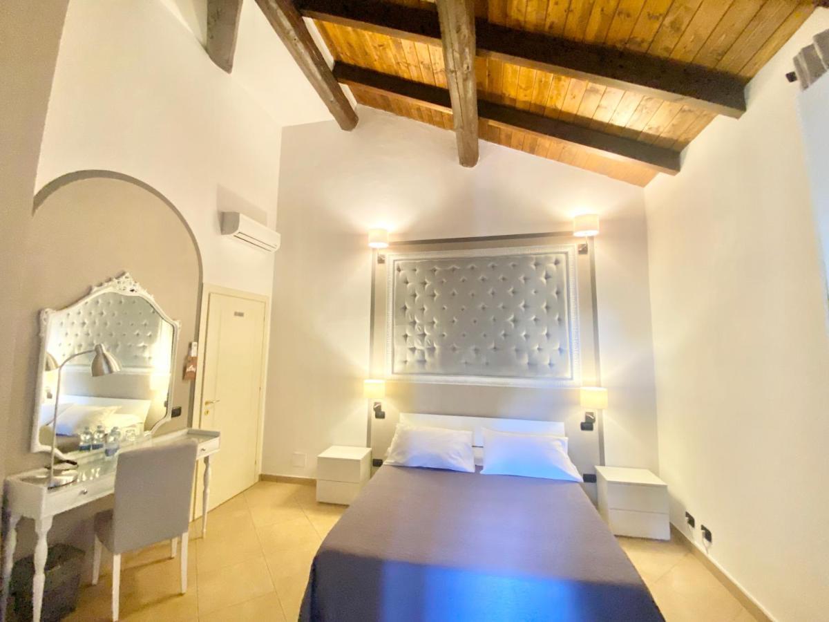 B&B Stazione Don Camillo 브레셀로 외부 사진
