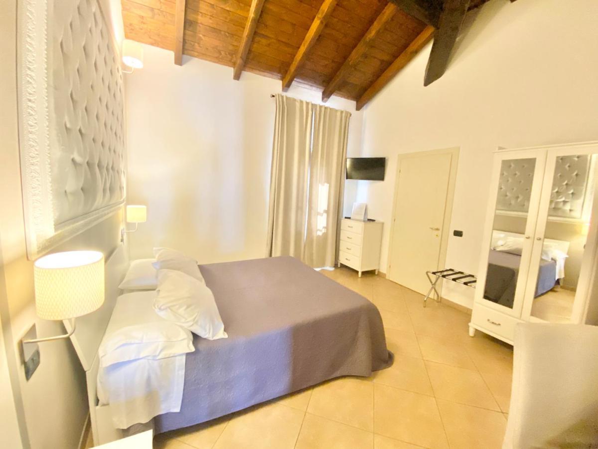 B&B Stazione Don Camillo 브레셀로 외부 사진