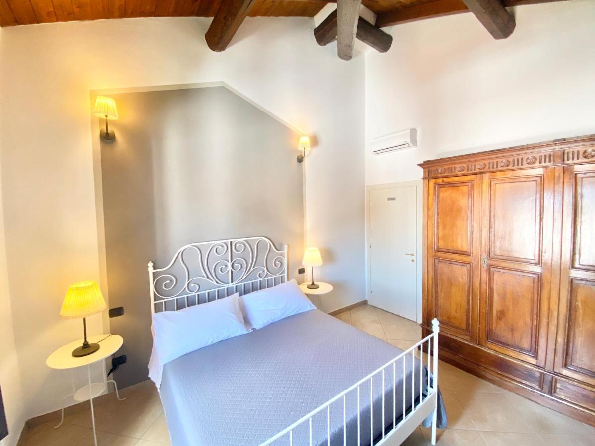 B&B Stazione Don Camillo 브레셀로 외부 사진