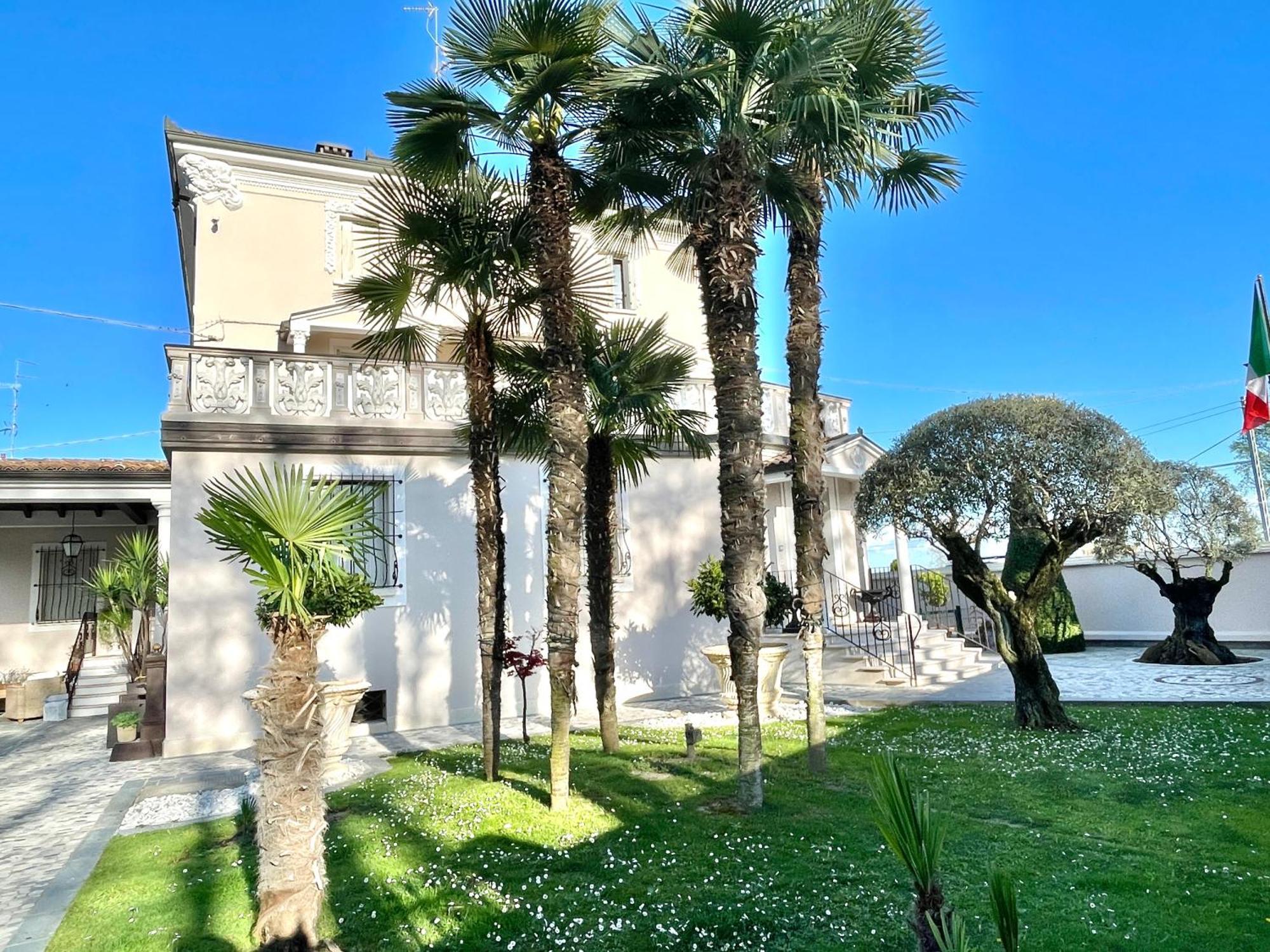 B&B Stazione Don Camillo 브레셀로 외부 사진